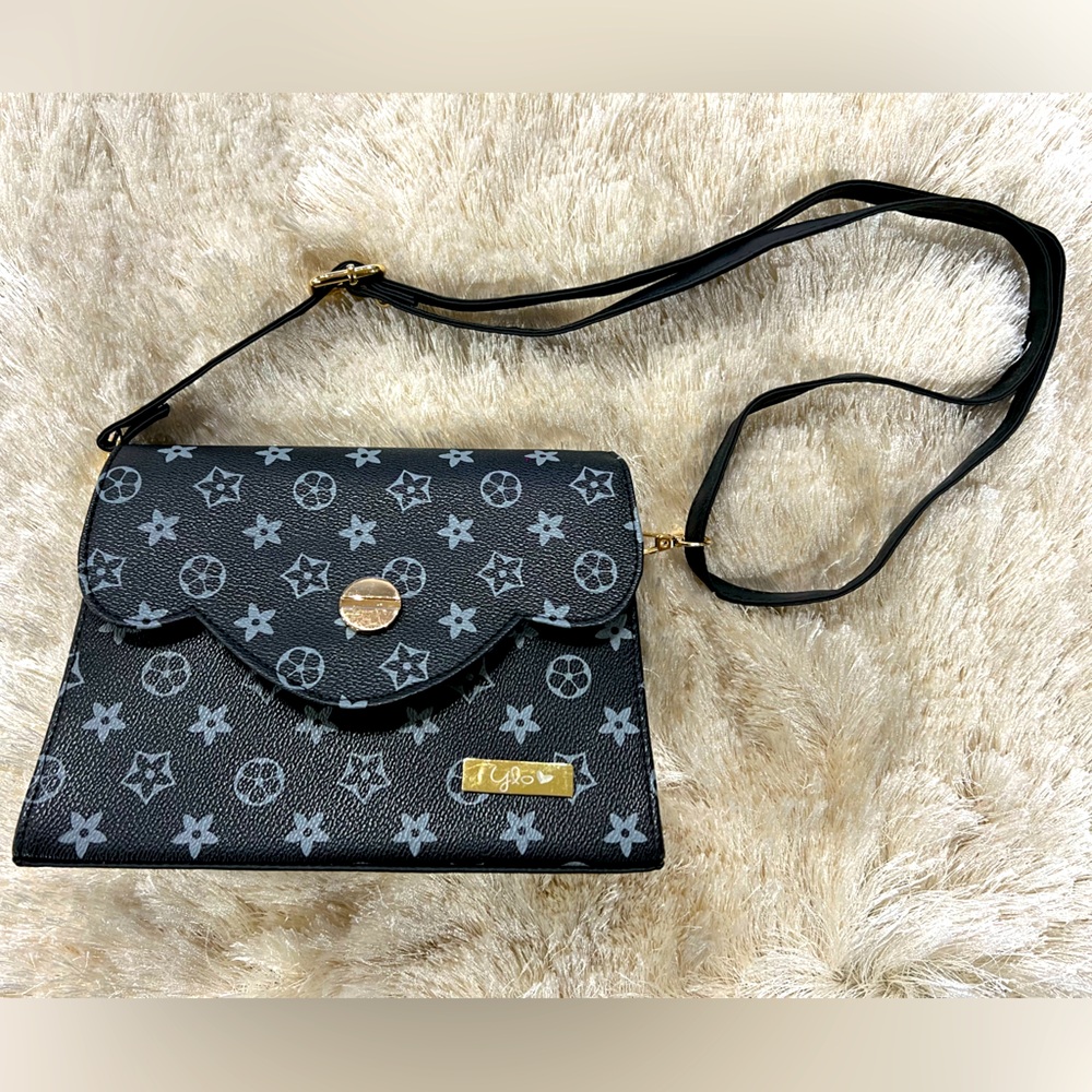 Floral Pattern Cross Body Purse 🌸